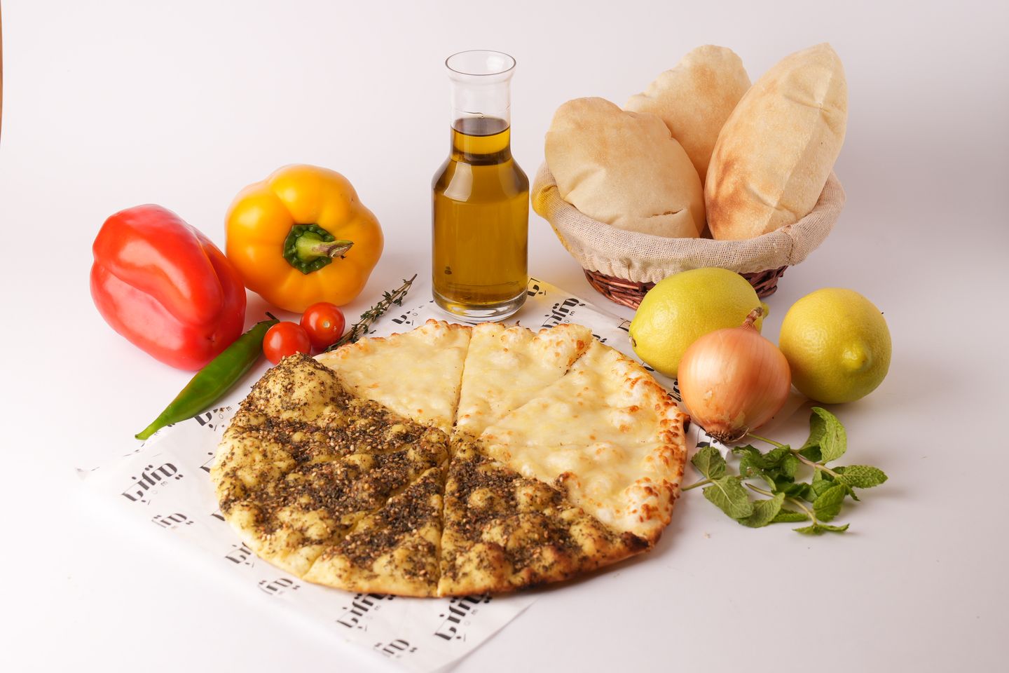 منقوشة زعتر بالجبن