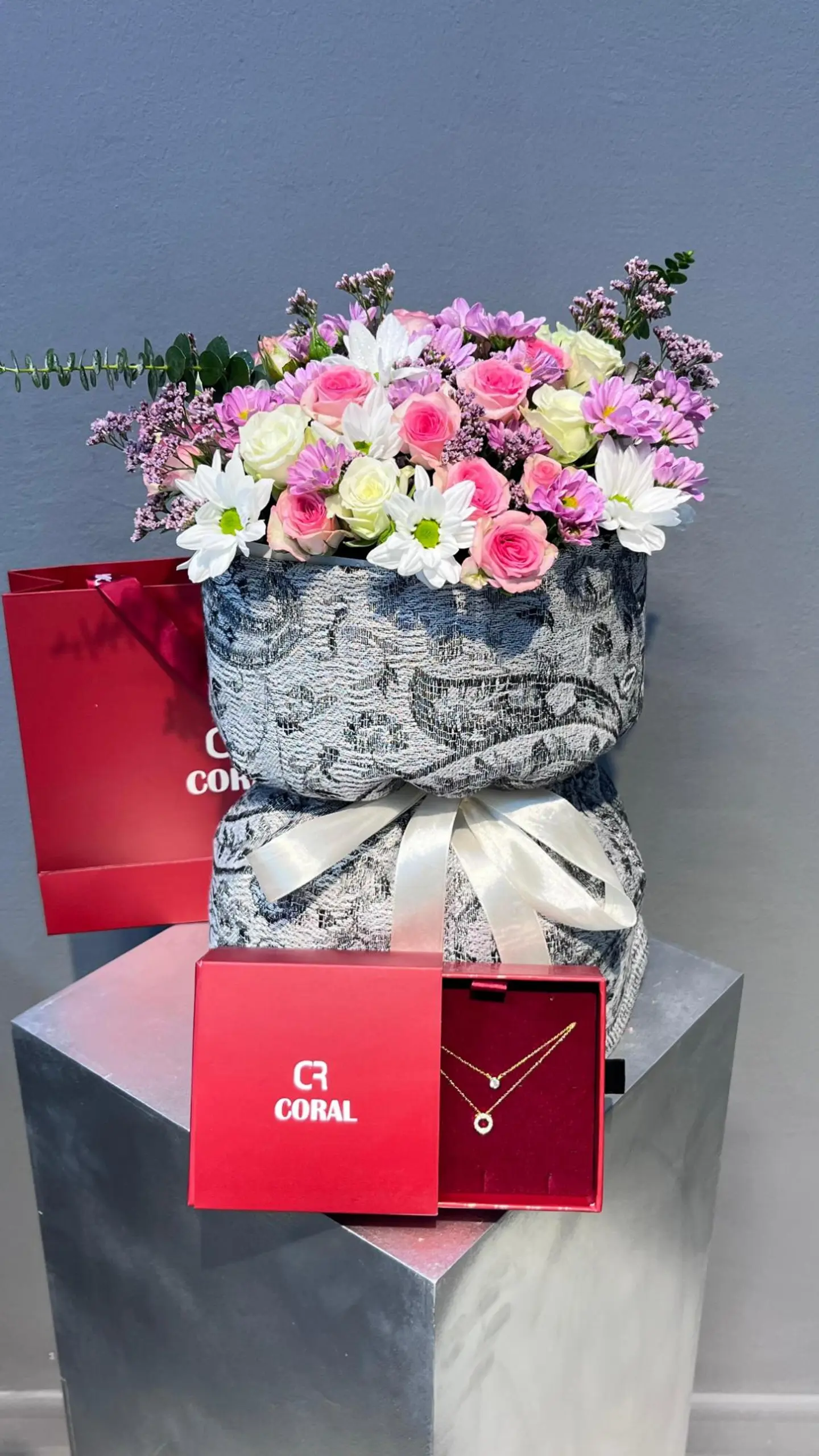 سلسال براند كورال مع بوكيه شال كشميري