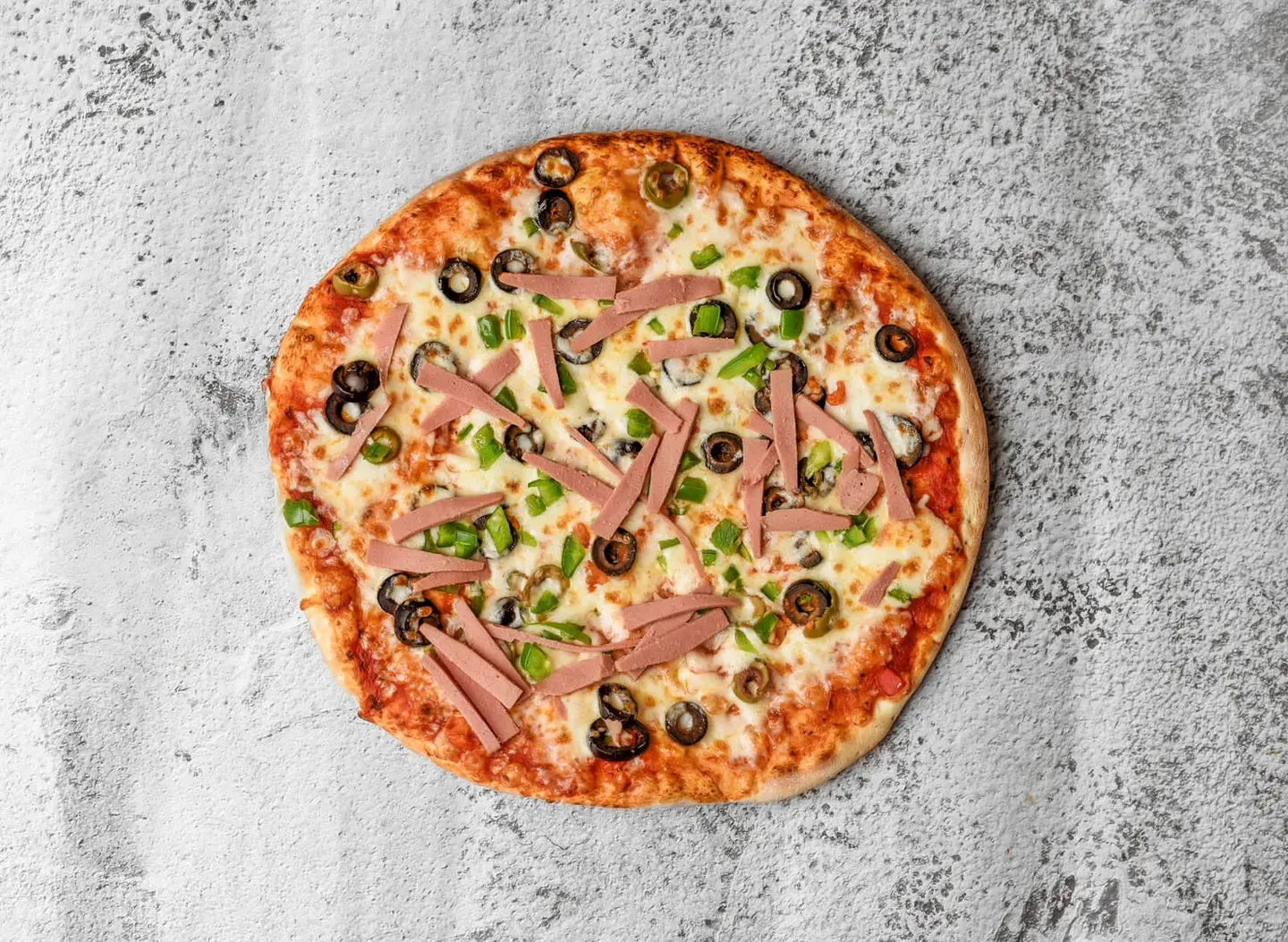 ‏بيتزا مرتديلا