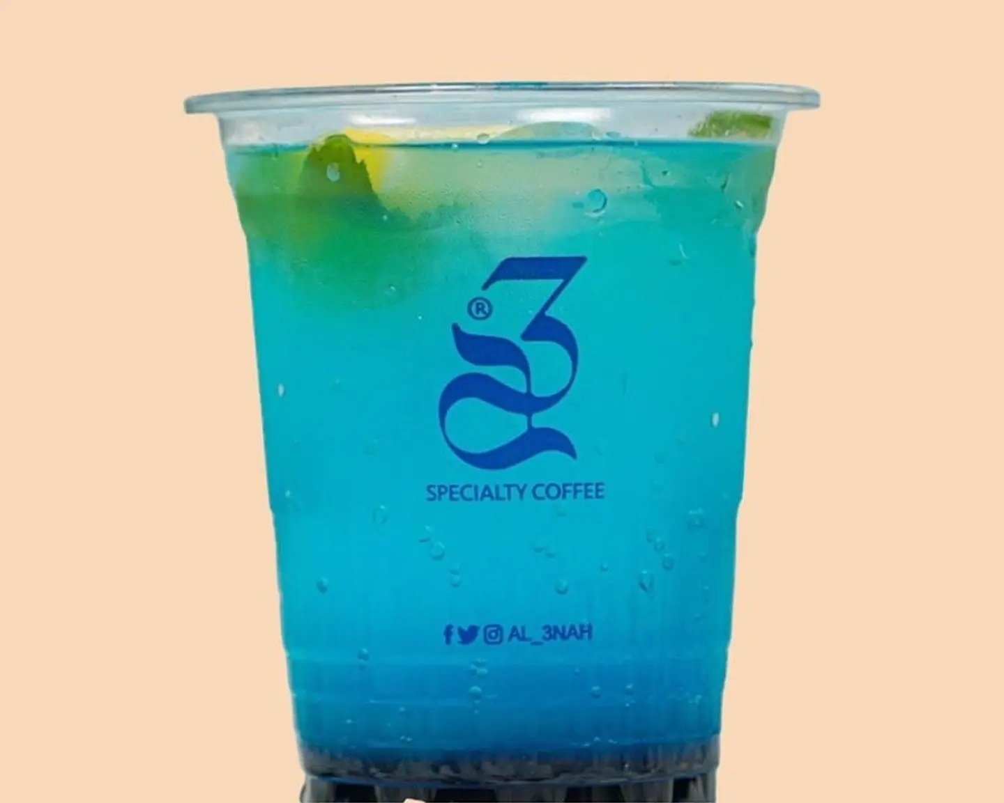 موهيتو توت أزرق