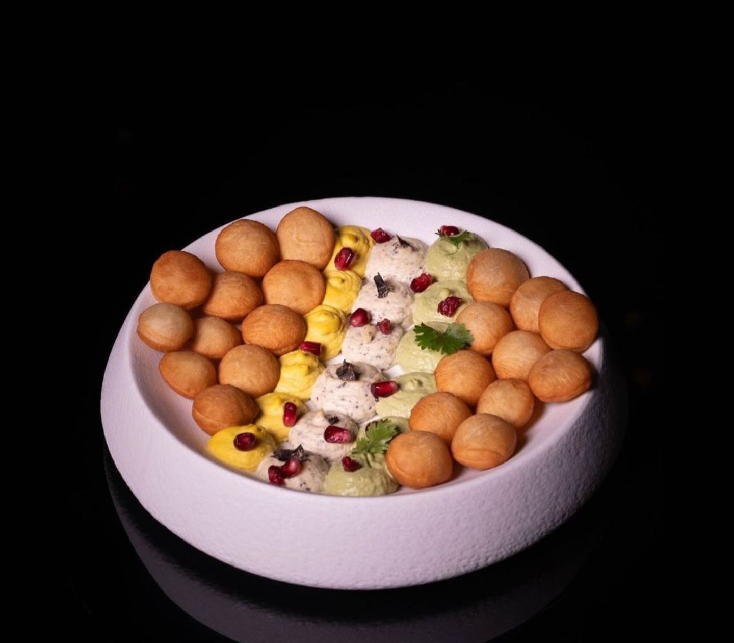 Mini Pita Bread With Trio Hummus
