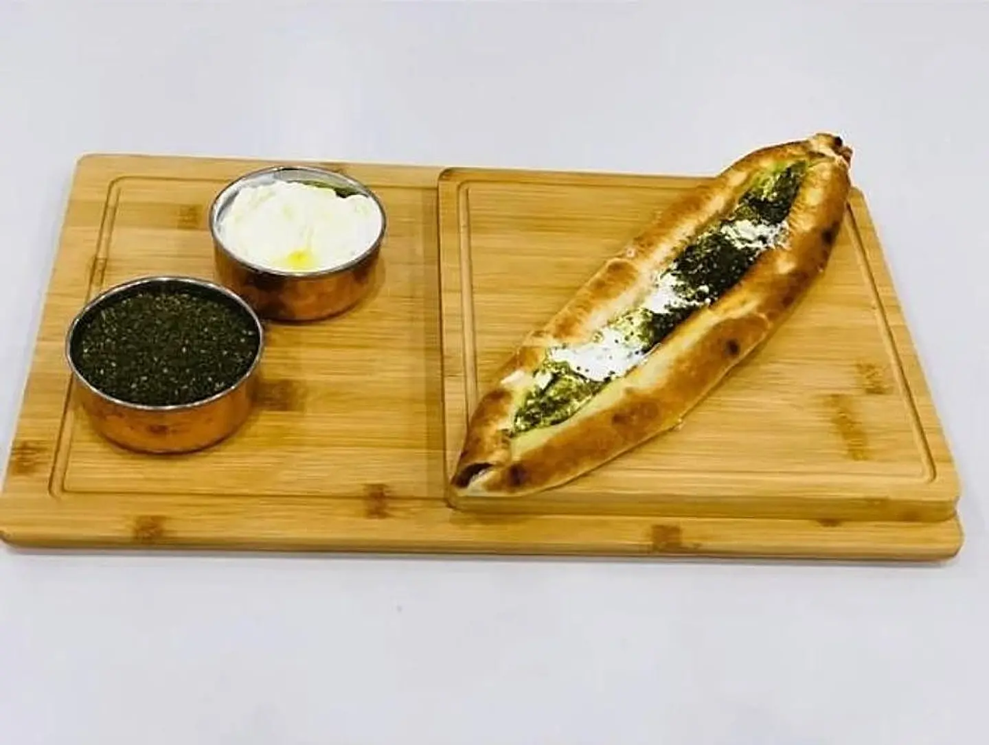 فطيرة جبن بالزعتر