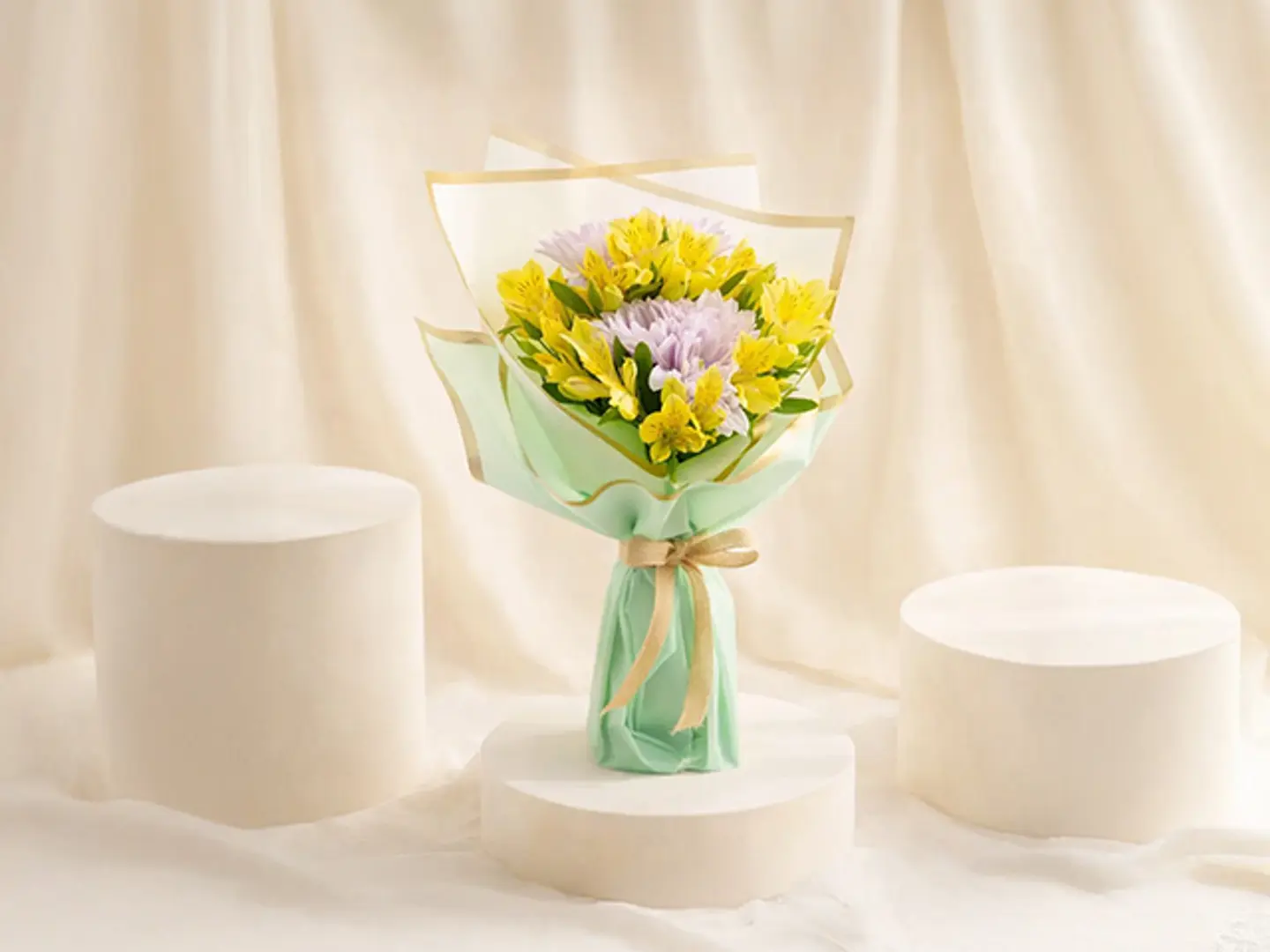 باقة زهور صغيرة للتجميل