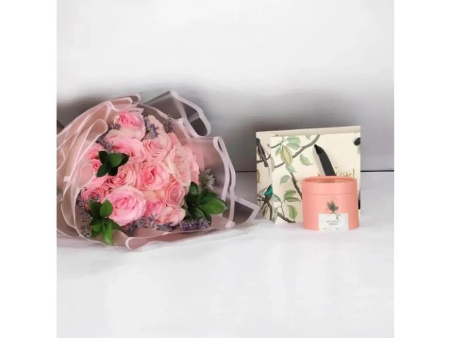 الورد مع شوكلاتة انوش