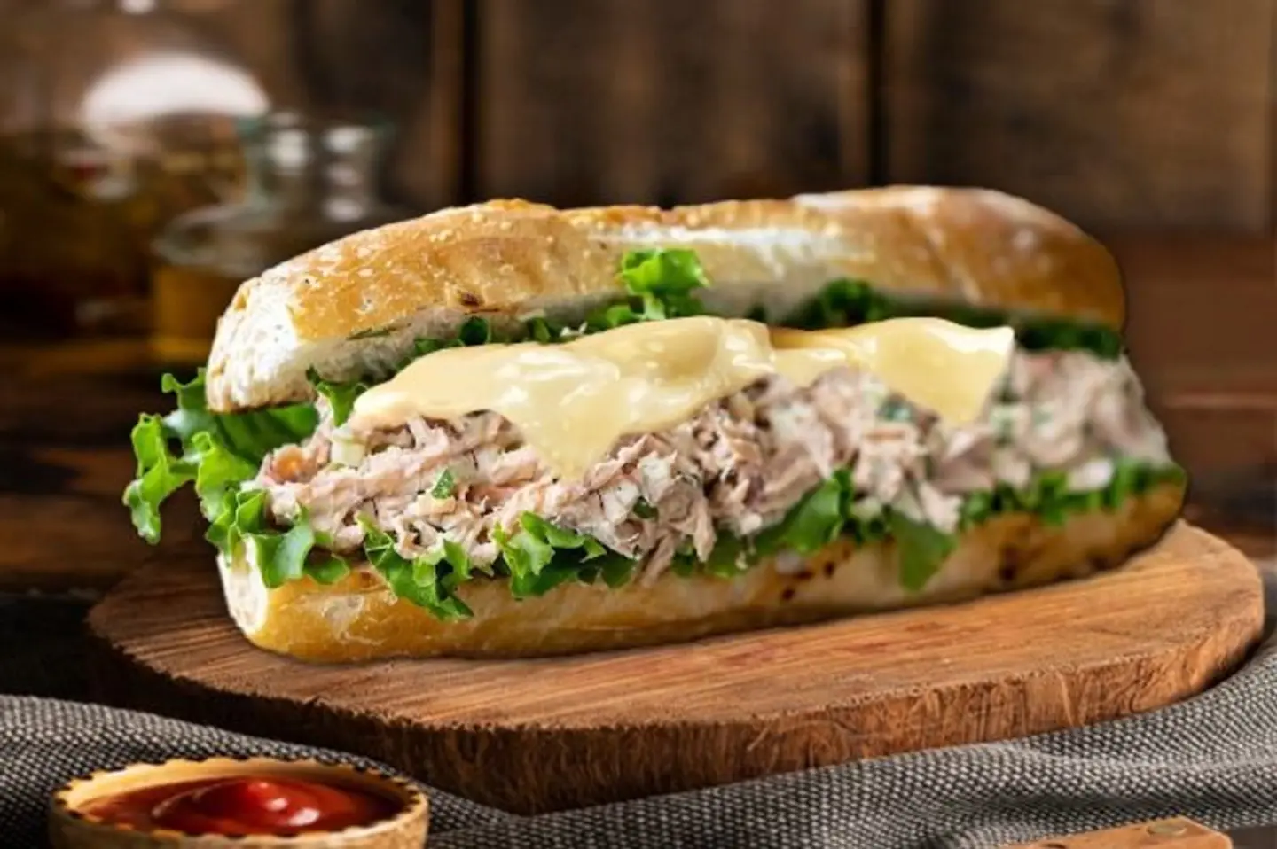 ساندوتش تونة