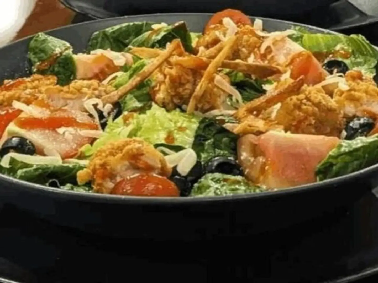 Hatcher's Salad With Fried Chicken