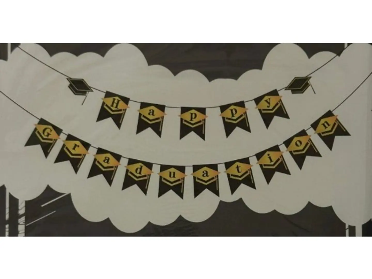 زينة تخرج