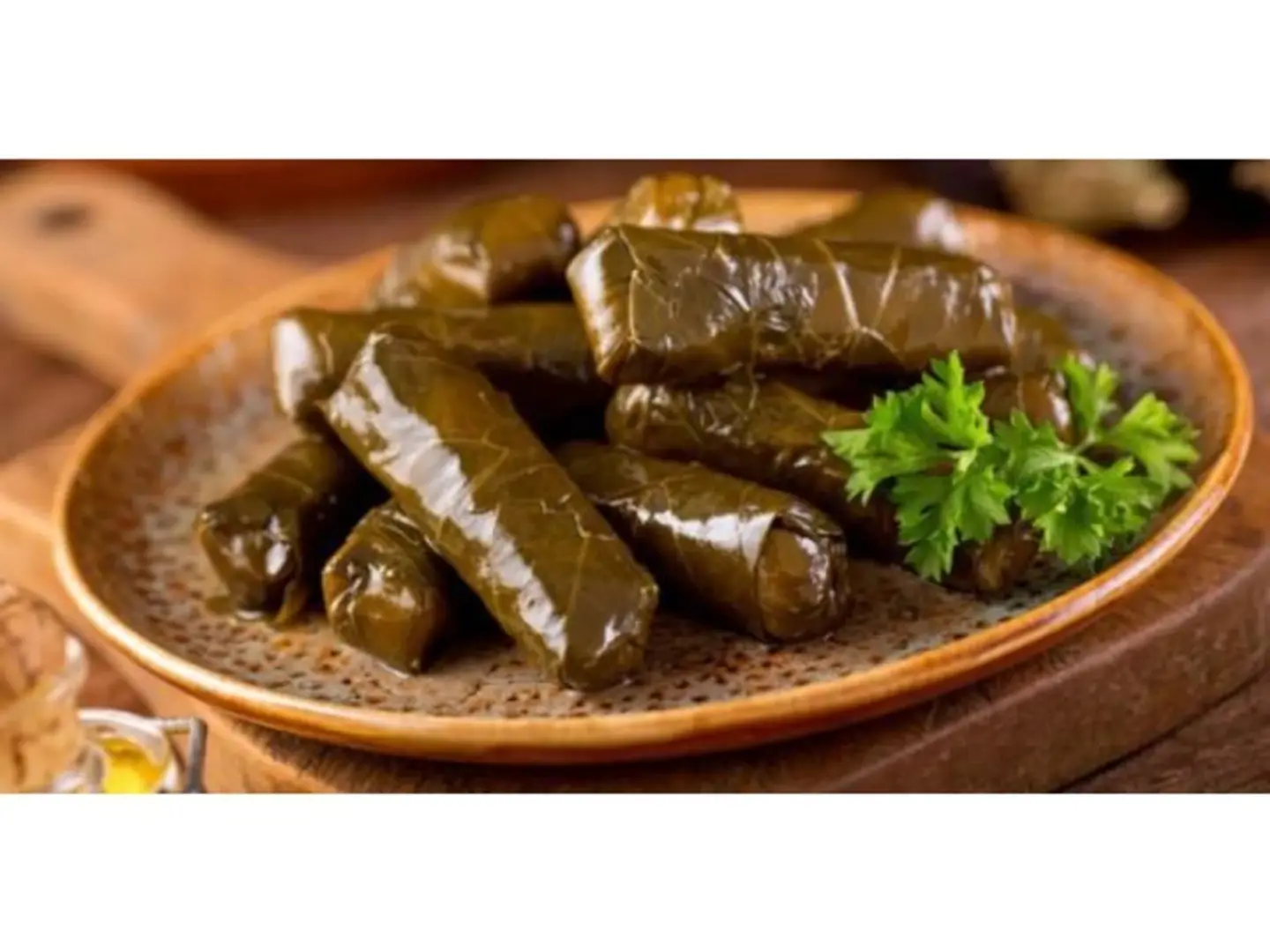 ورق عنب بالاستيك