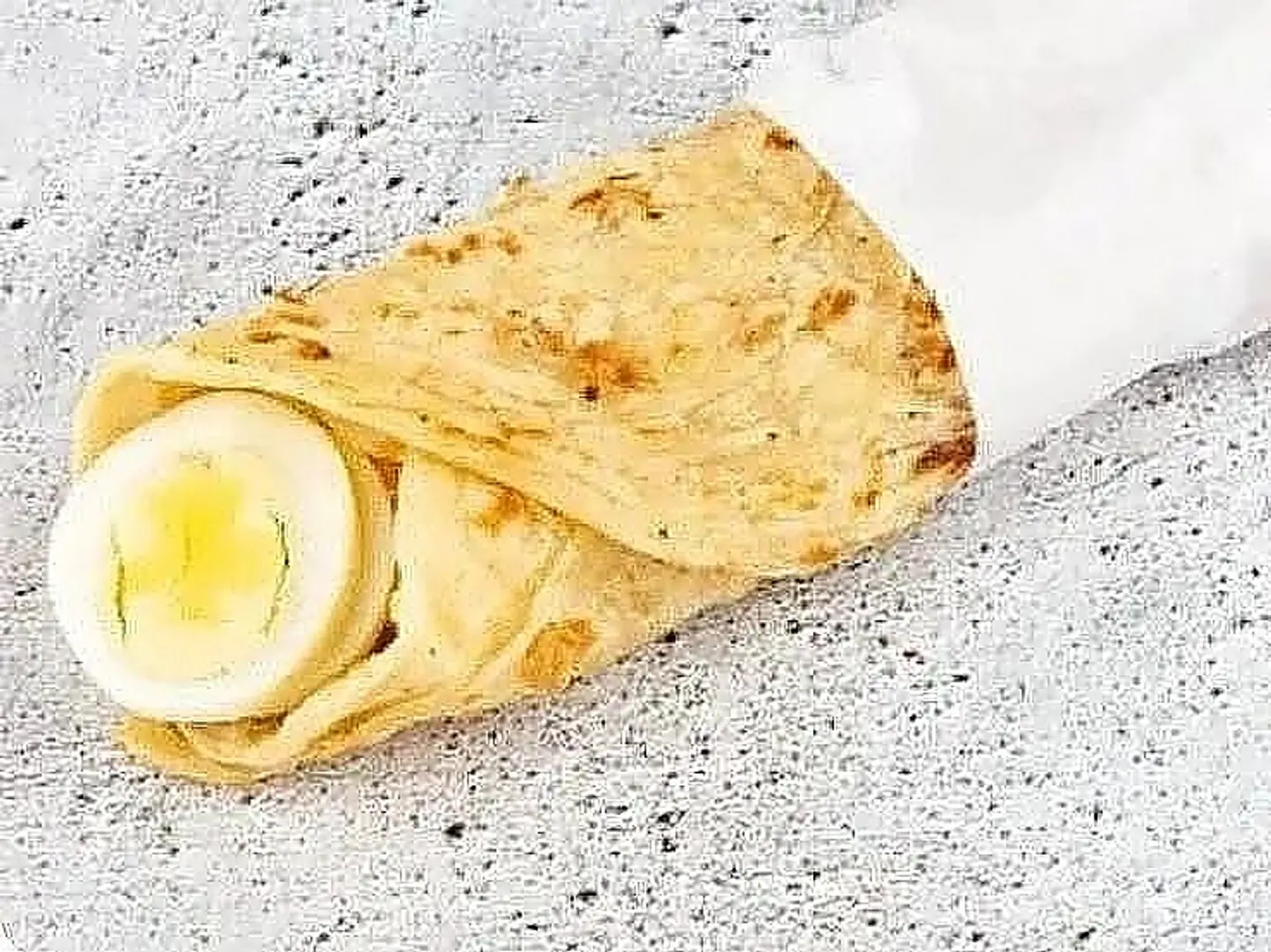 ساندويتش مسلوق جبن