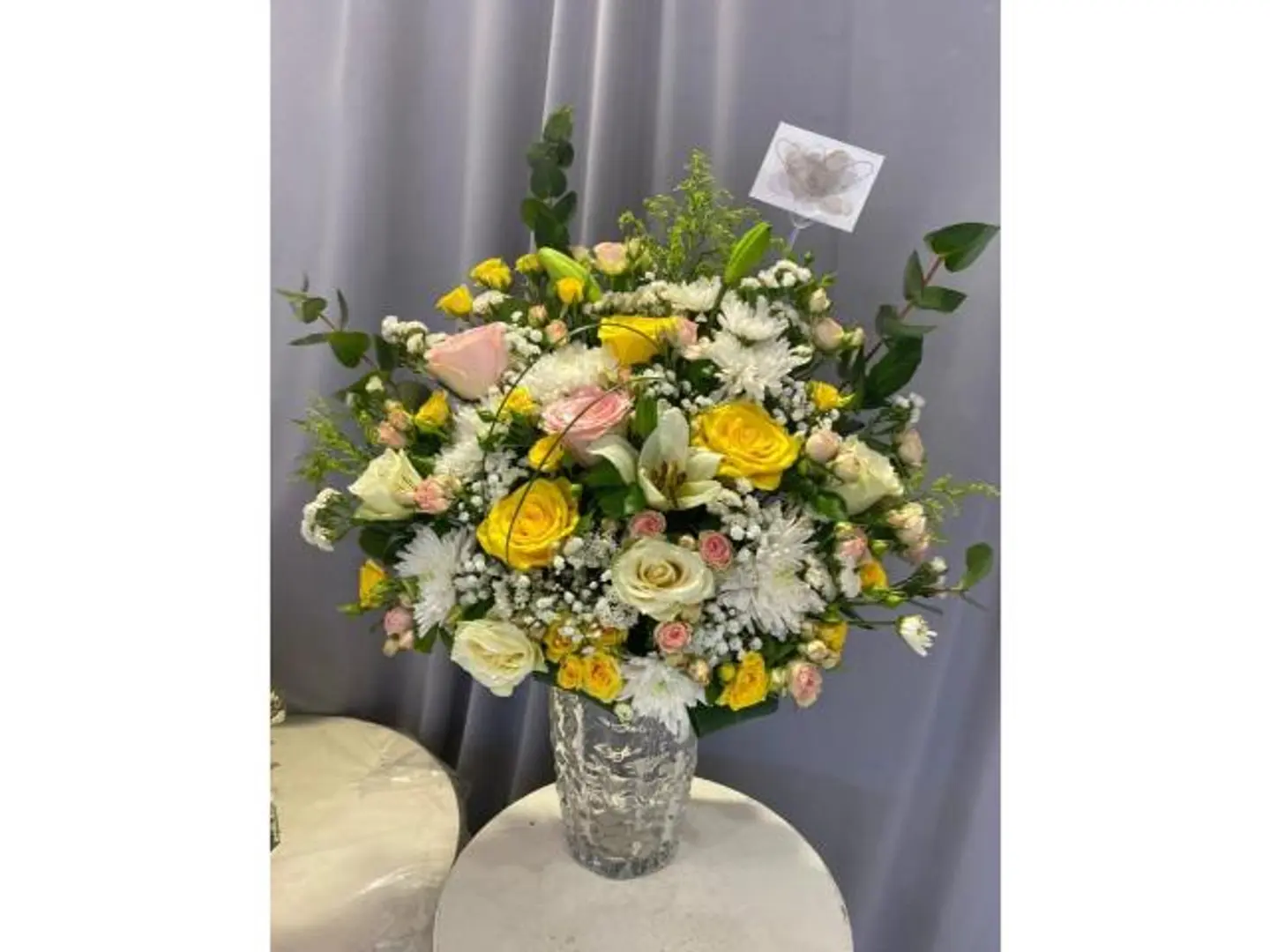 فازه مكس ابيض واصفر لطيف