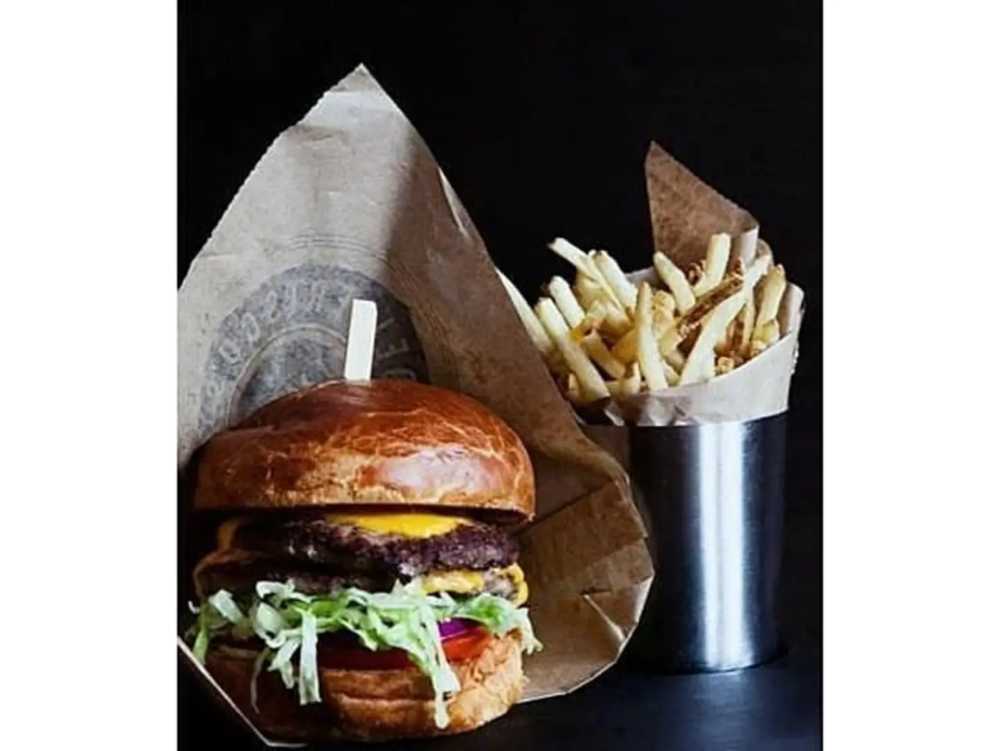 Cheeseburger With Fries