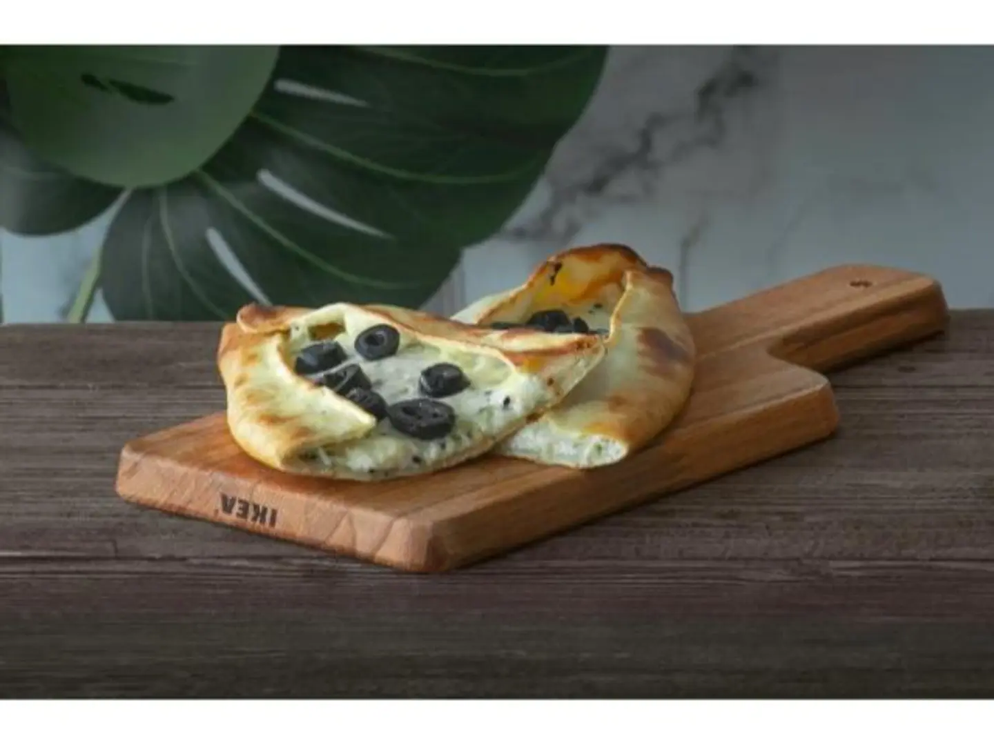 Akkawi Cheese With Olives
