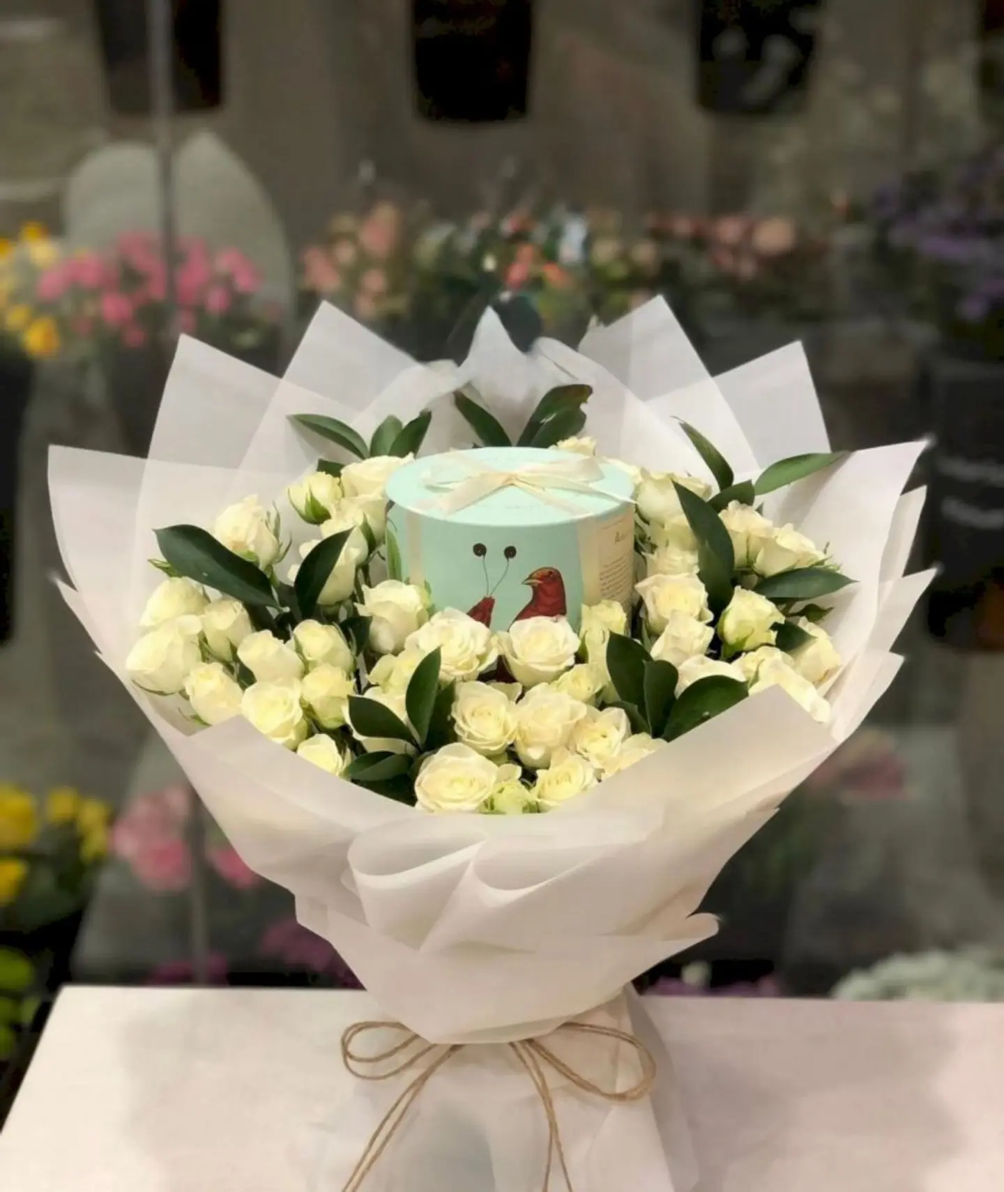 A Bouquet Of Roses And 255g Of Chocolate   Anoush