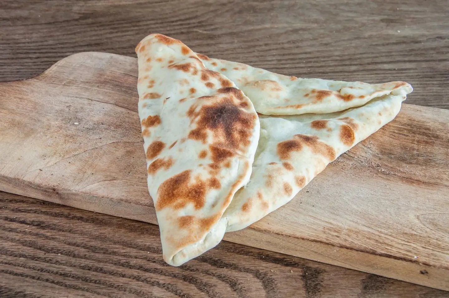 فطيرة جبنة عكاوي مقفلة