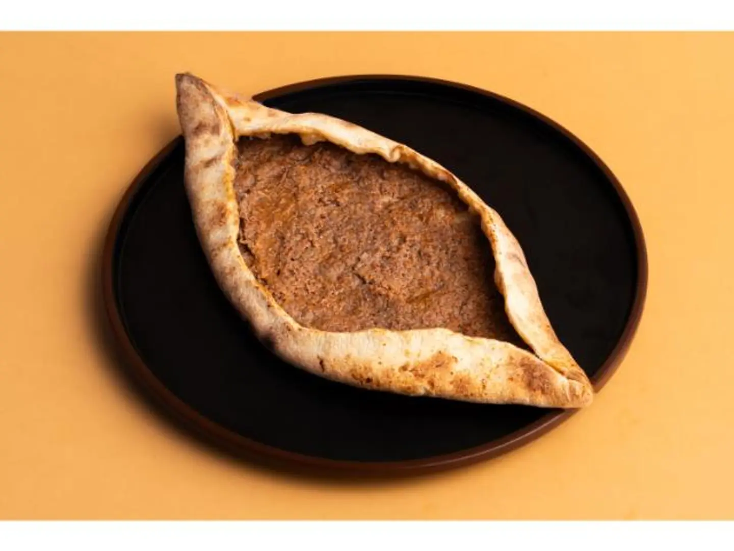 لحم بالعجين