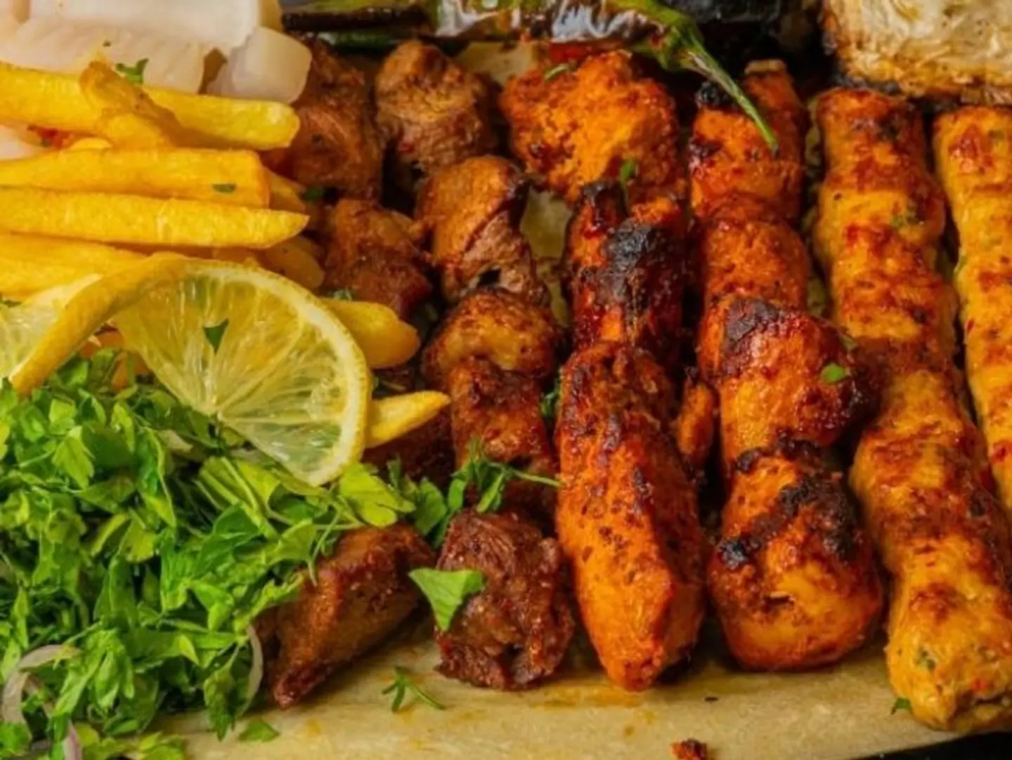 نفر شيش طاووق