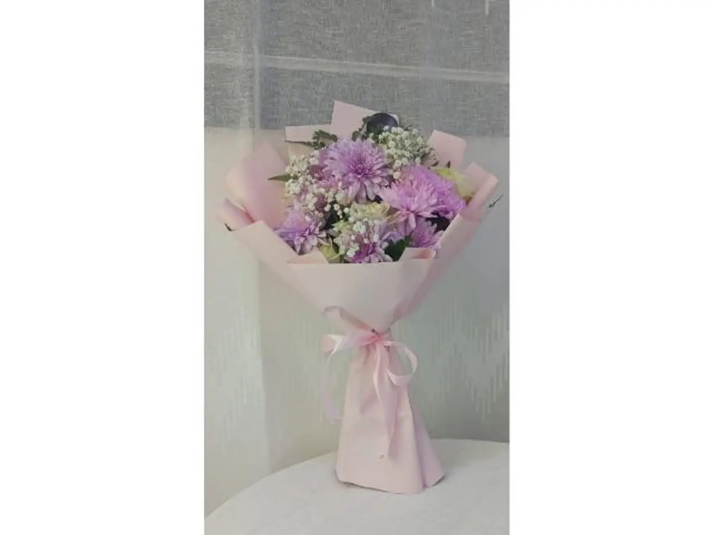 باقة الكريز مع الجوري الجذاب