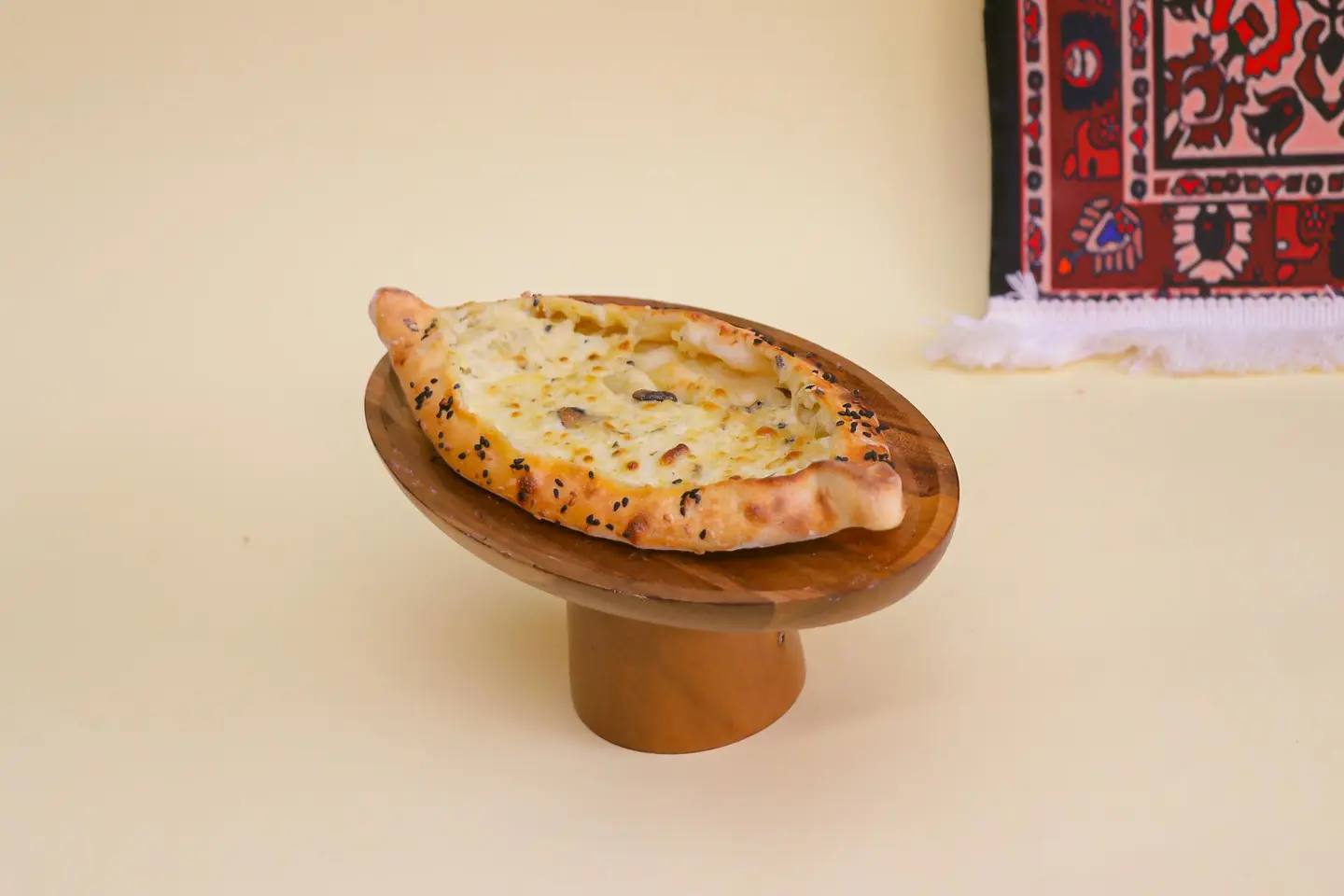 حلوم مع مشروم وبيستو