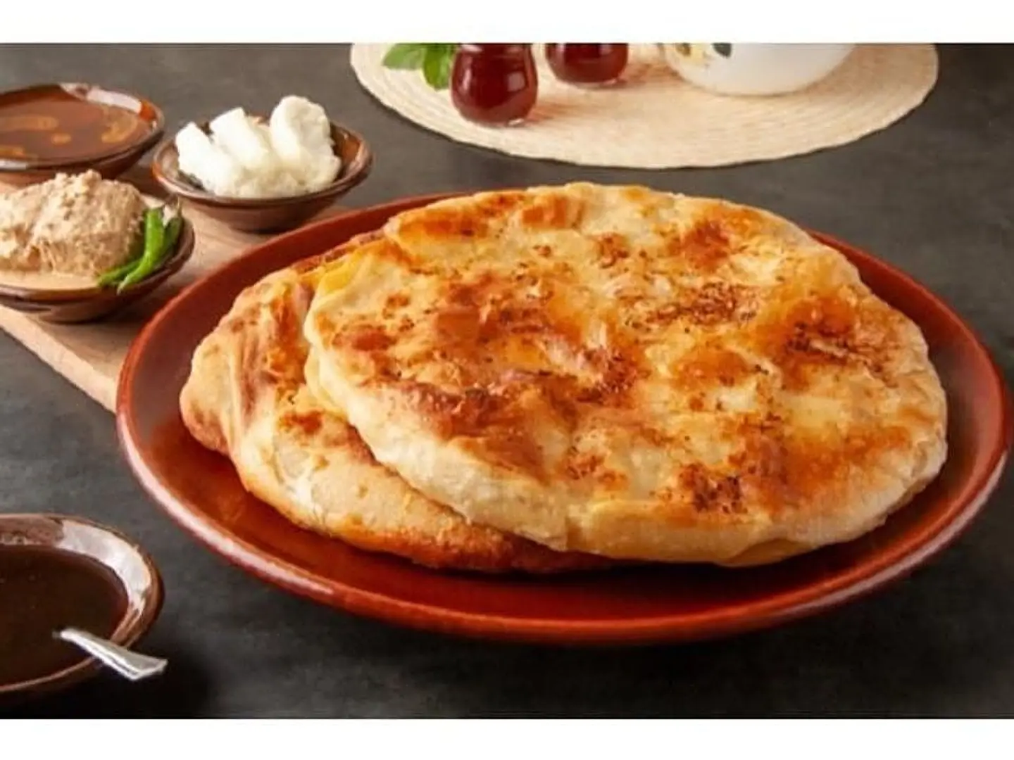 قشطة مع حلاوة