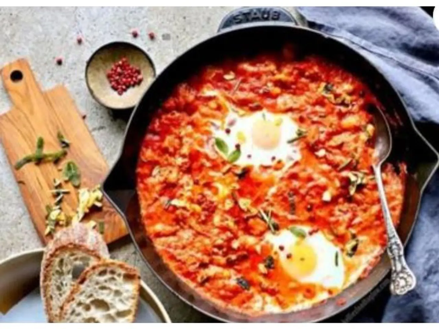 صحن فاصوليا بالبيض