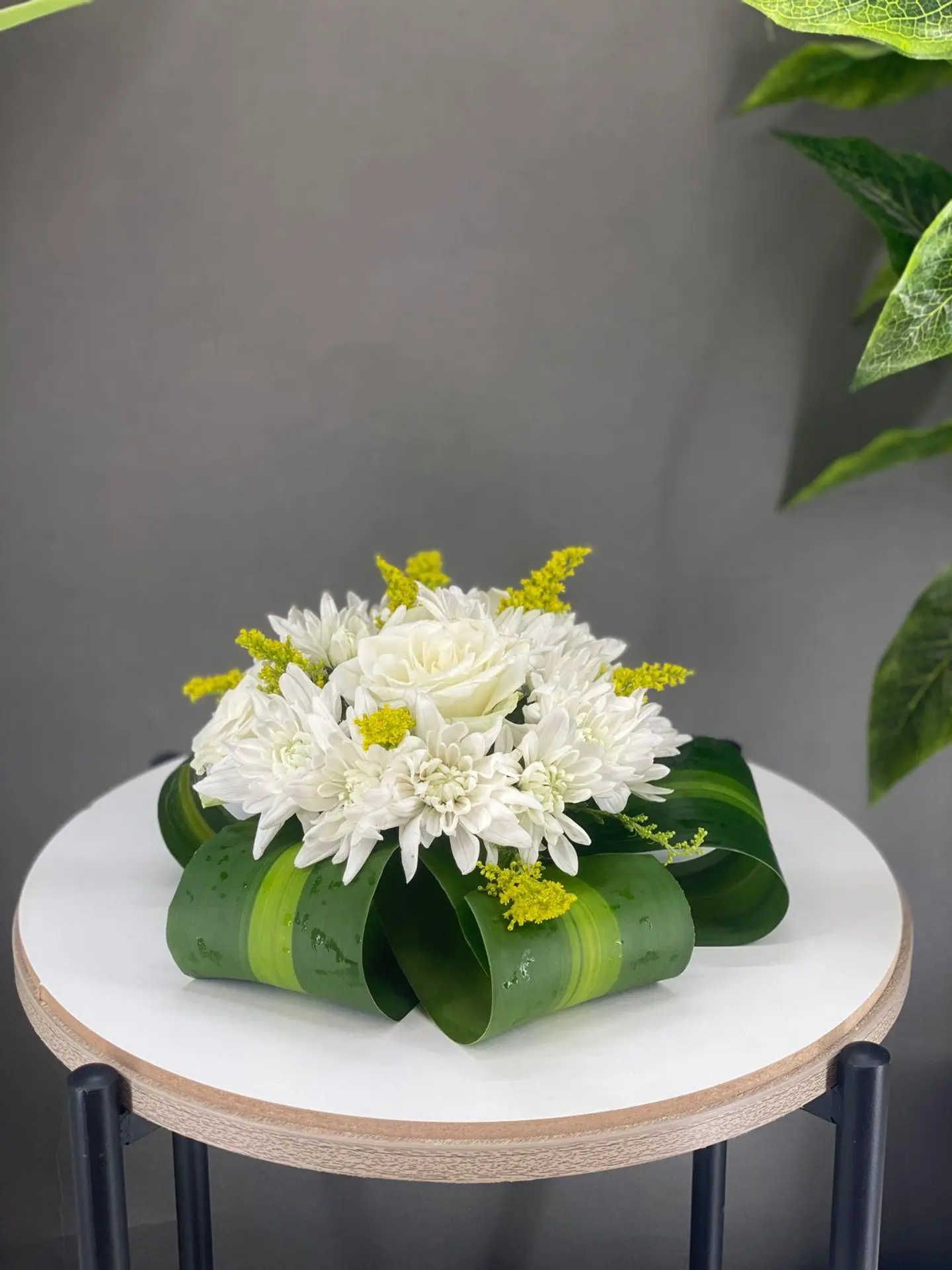 Small Table Roses