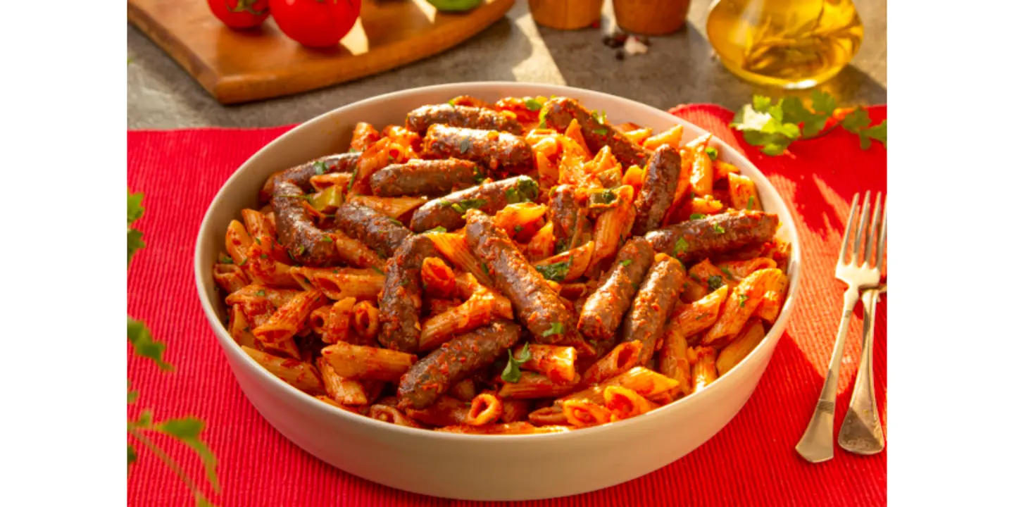 علبة مكرونة بالسجق بلدي