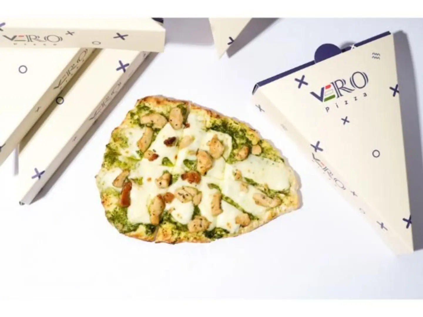 بيتزا دجاج بيستو سلايز