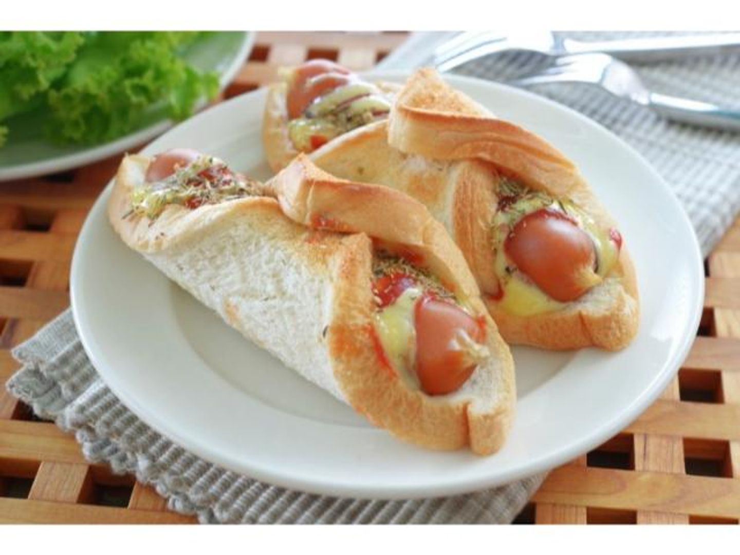 نقانق بالجبن
