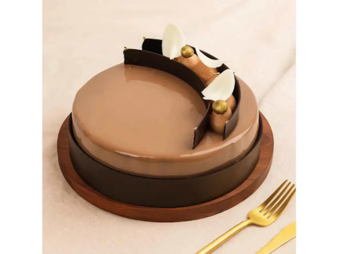 كعكة فادج الكراميل الذهبية الفاخرة