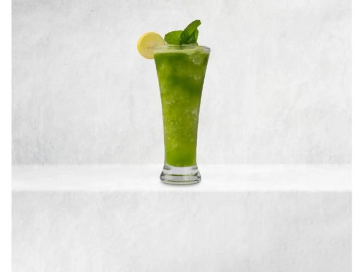 كوب ليمون بالسفن والنعناع