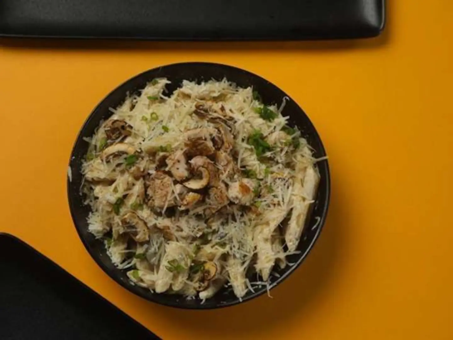 White Alfredo Pasta With Chicken