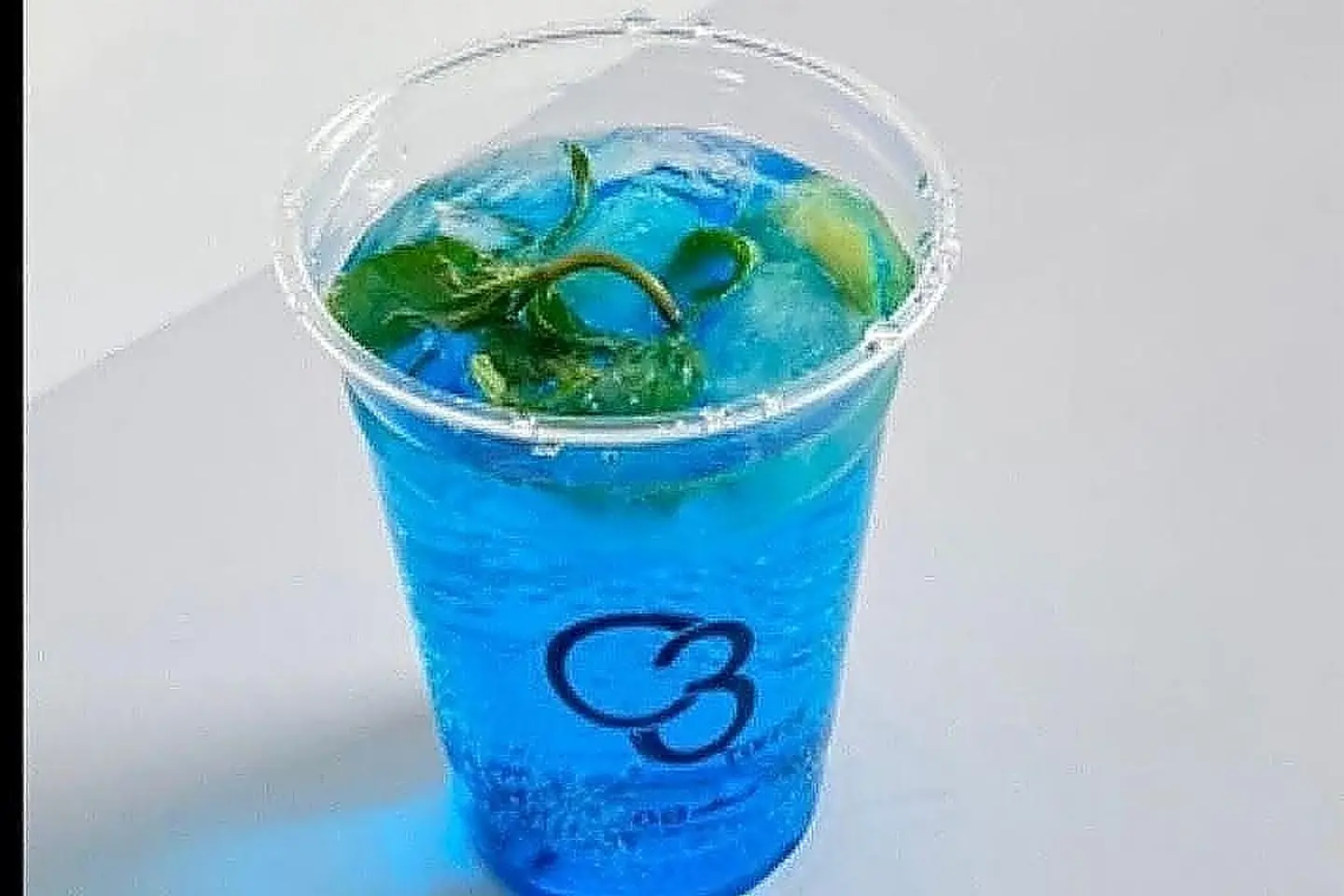 موهيتو توت ازرق