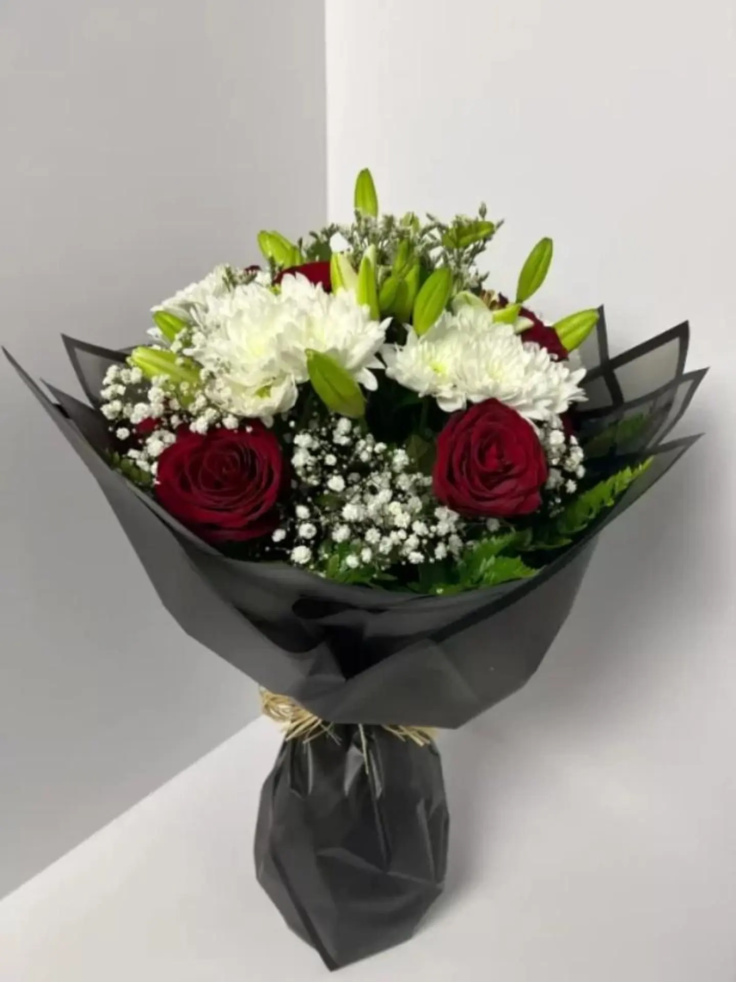 Large Hand Bouquet Red