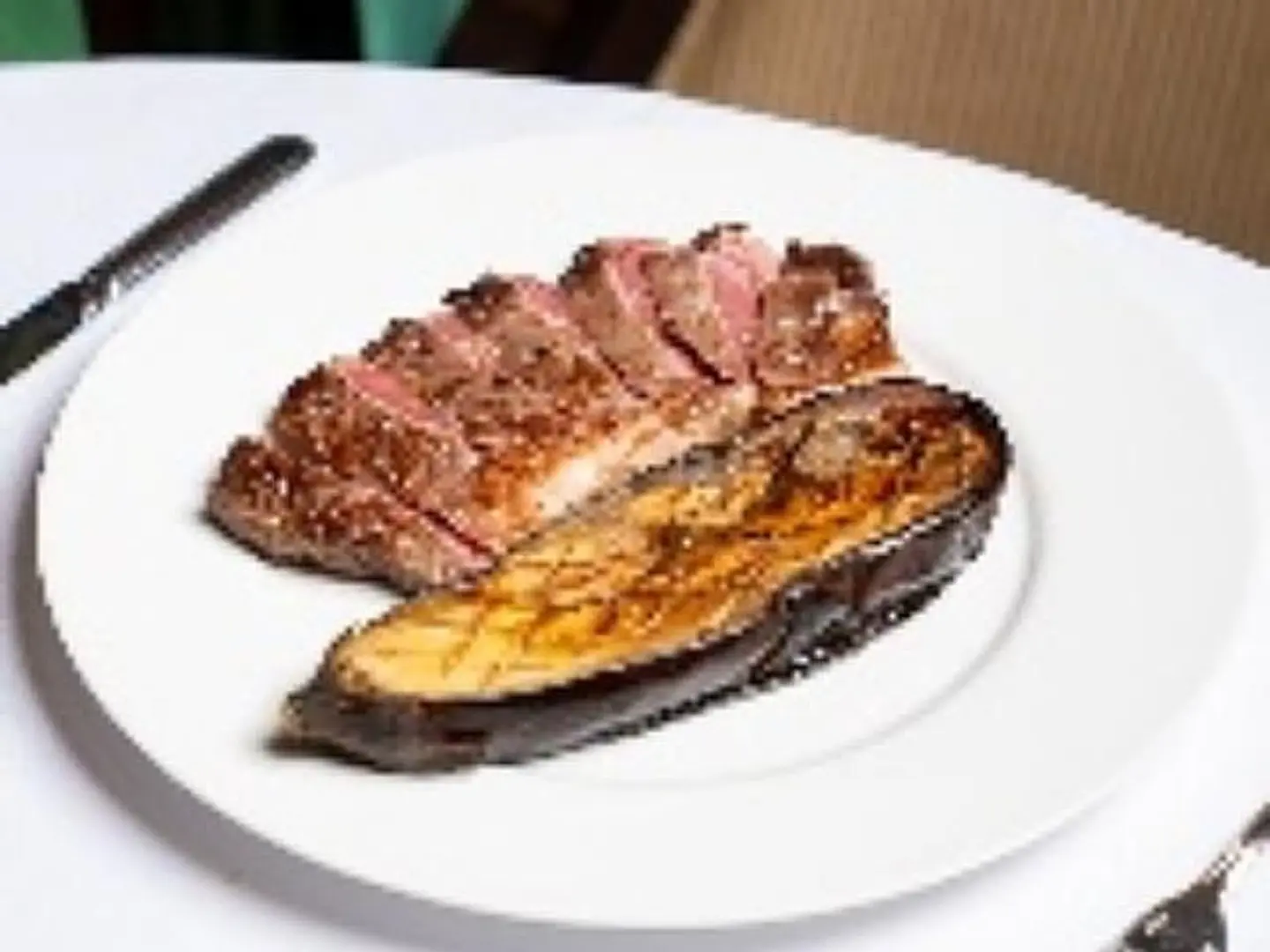 كونتروفيليتو دي بلاك أنغوس ألا بياسترا