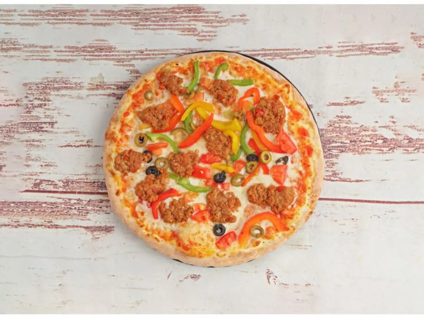 بيتزا مع اللحم