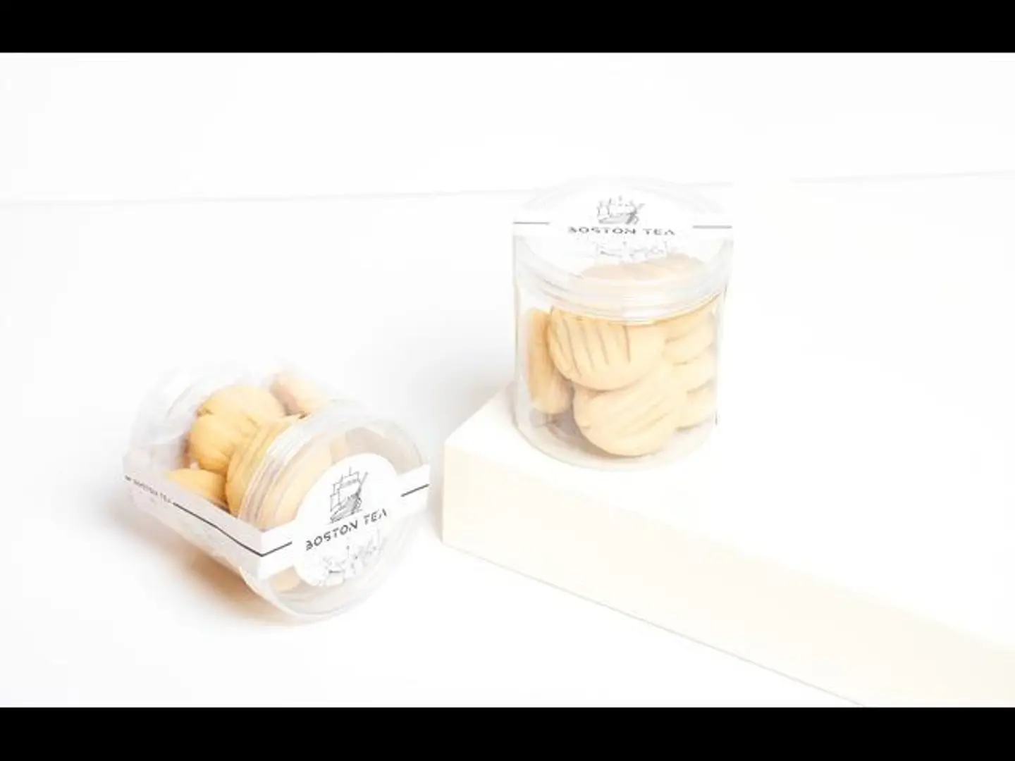 علبة غريبة