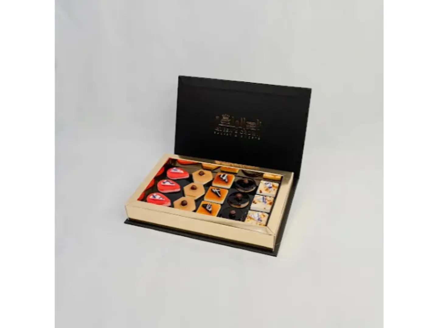 Large Cheese & Mousse Cake Box - Medium