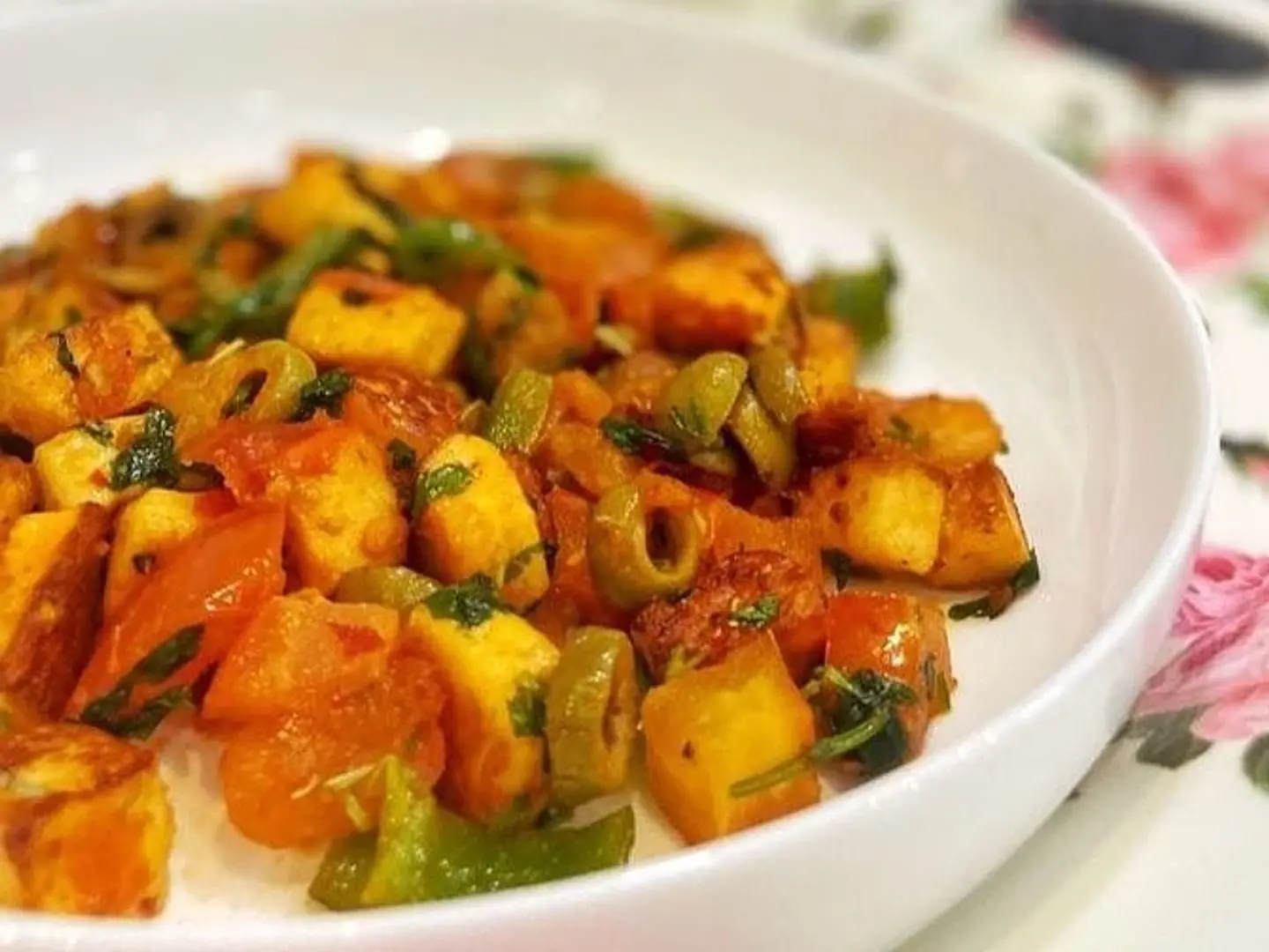 طبق حمسة حلوم