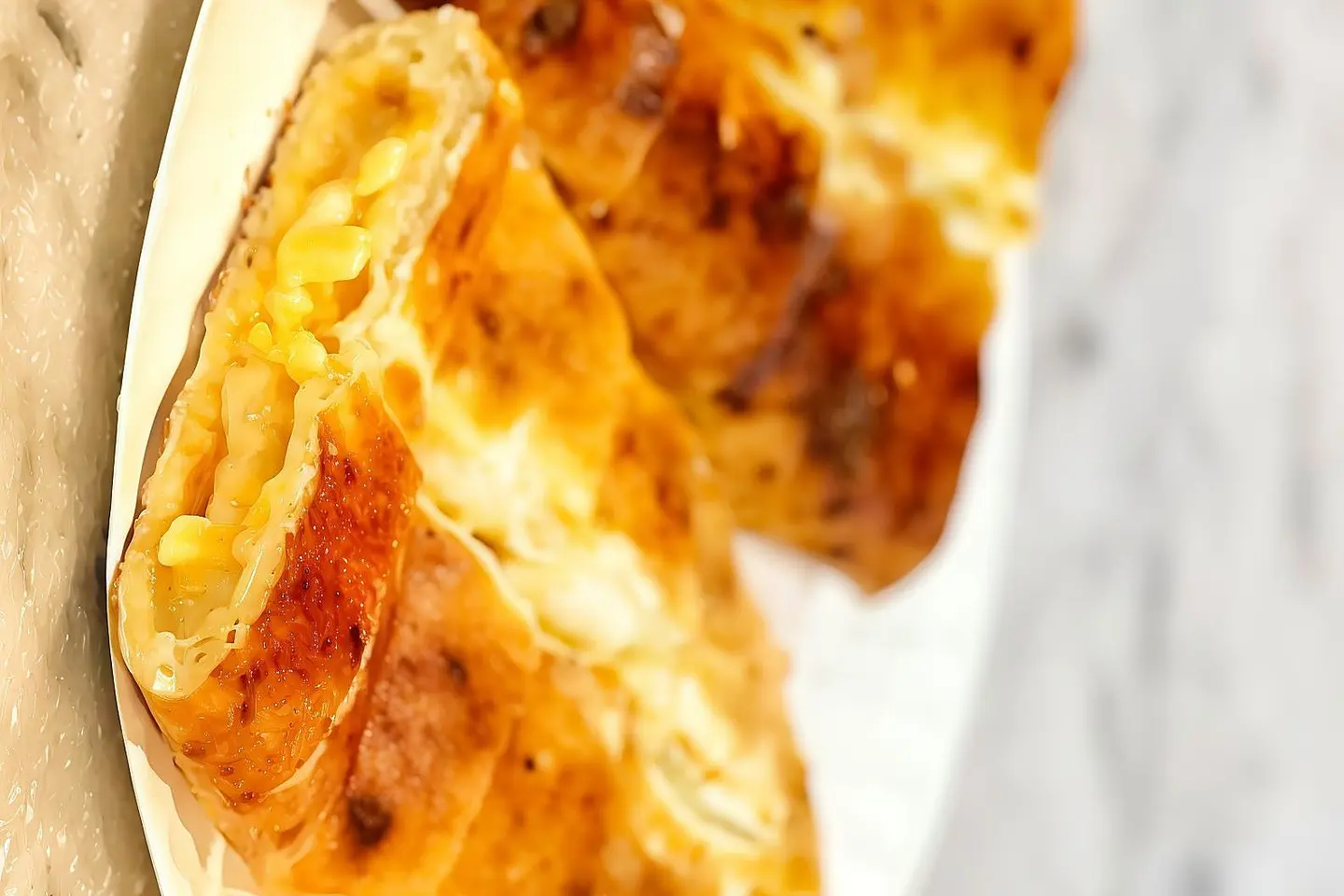 فطيرة جبن مبشور بالعسل