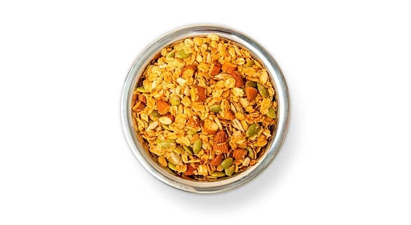 صحن نفر ثلاثة اسياخ كباب دجاج مع الرز والبطاطس والسلطات