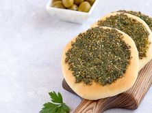 فطيرة مناقيش زعتر