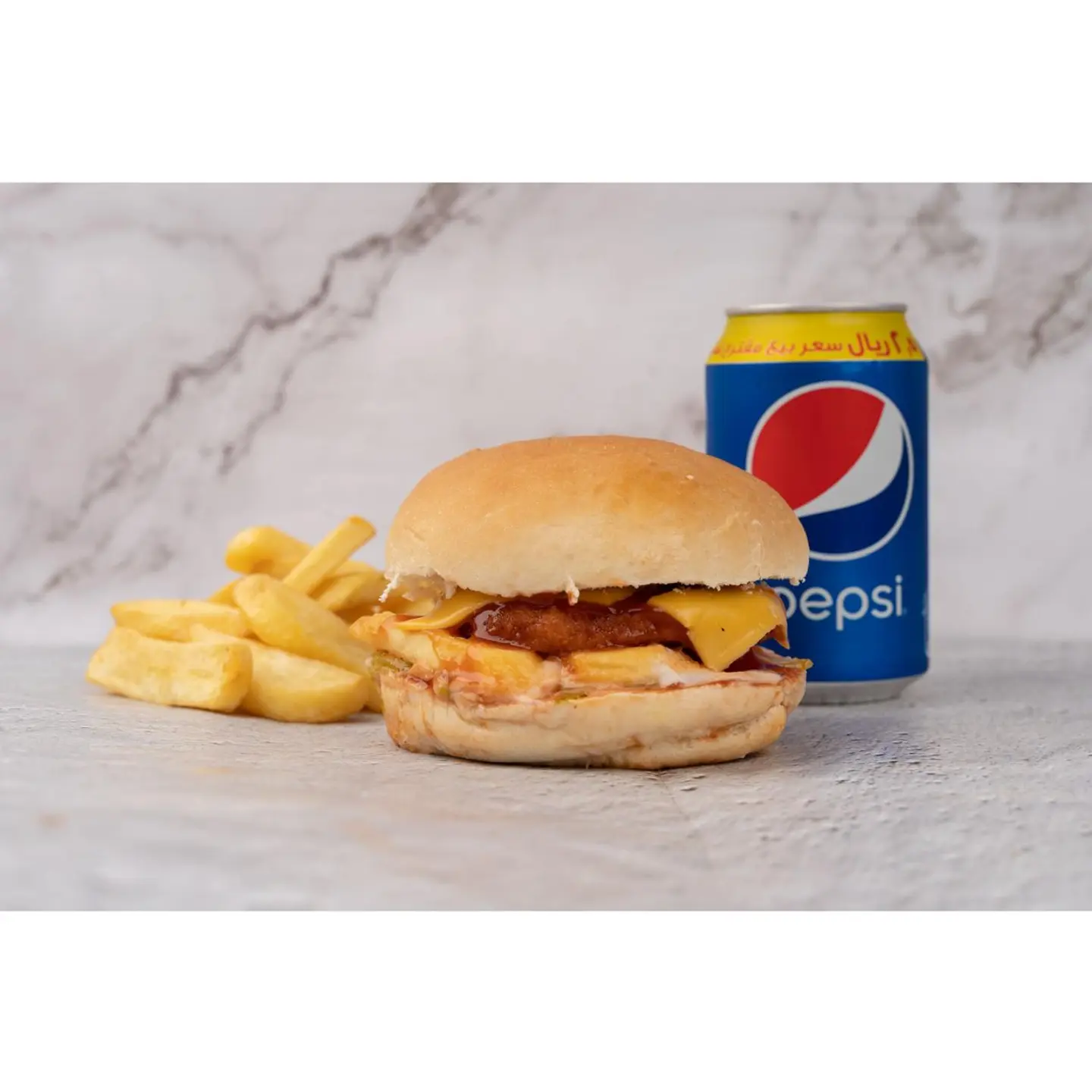 وجبة برجر دجاج عالفحم