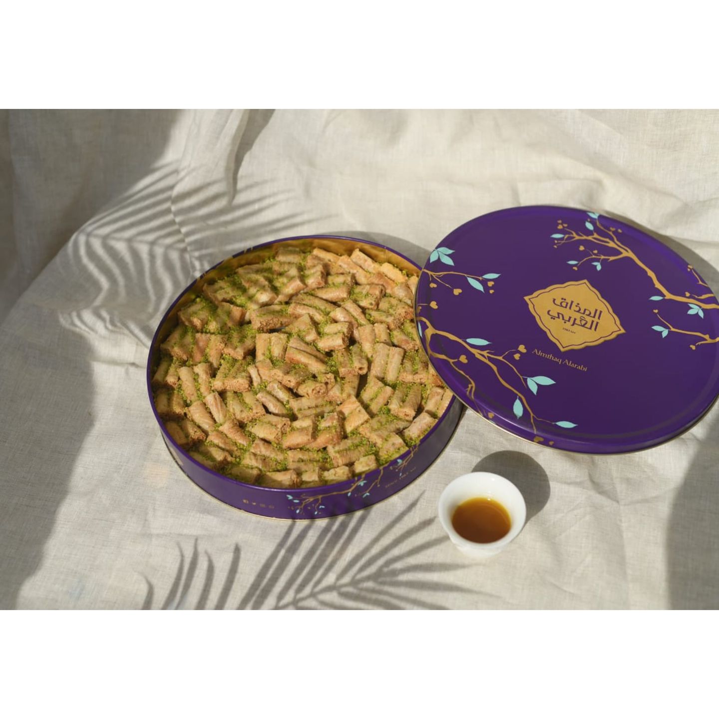 بقلاوه كبير دائري