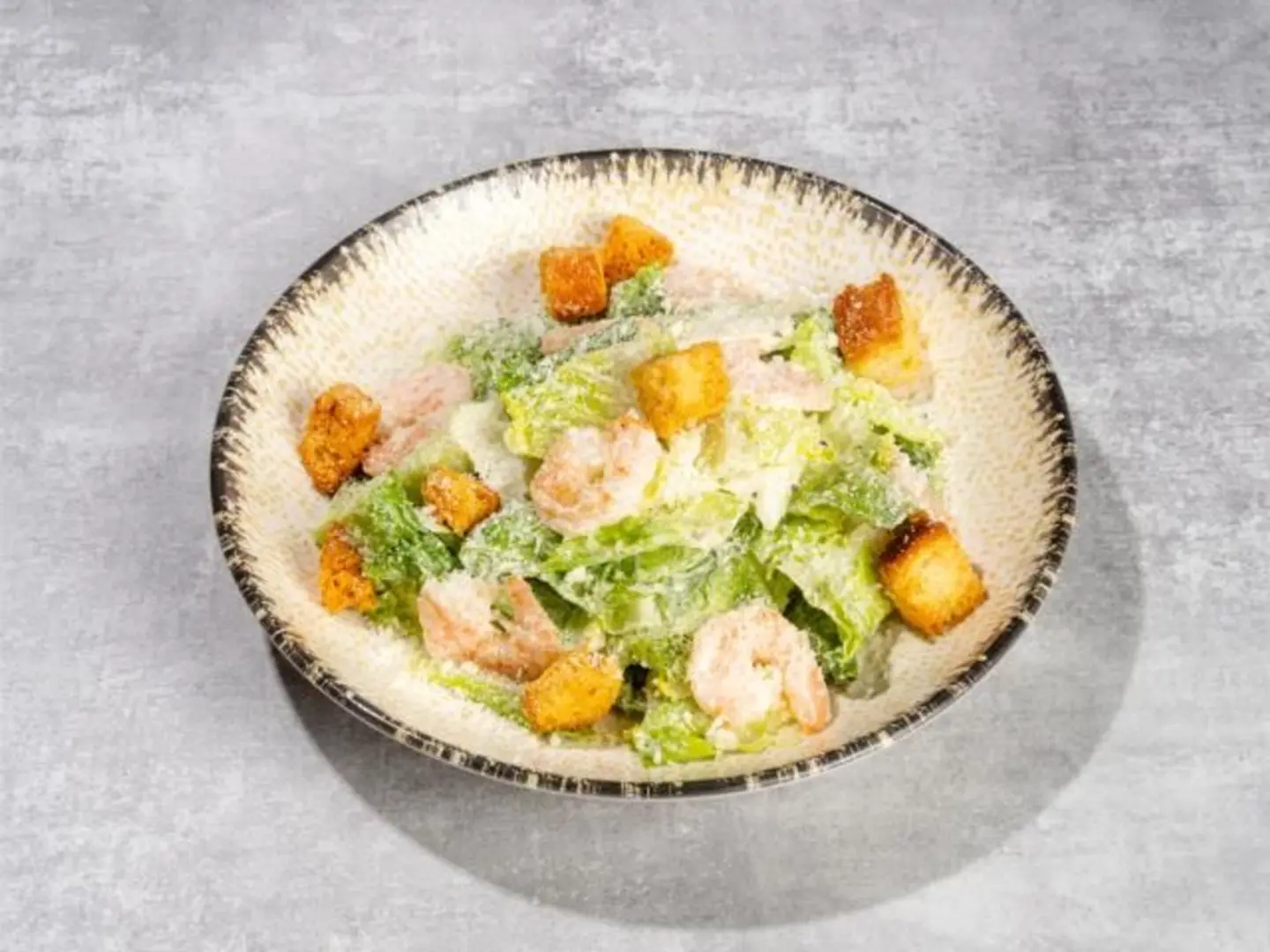 سلطة سيزر بالروبيان