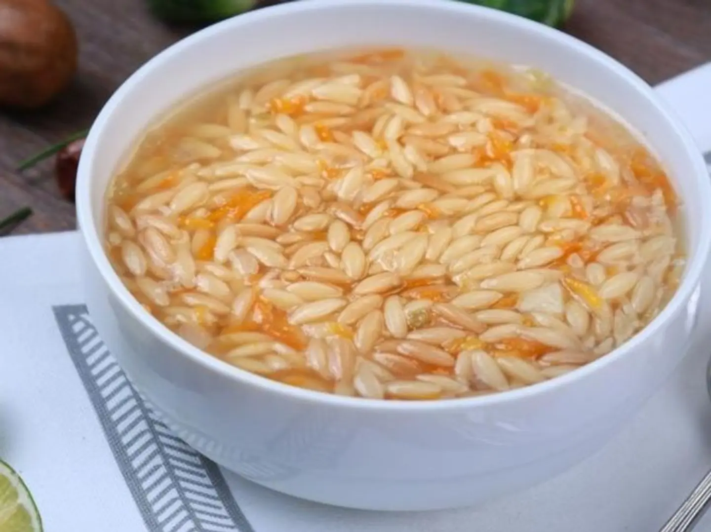 شوربة لسان عصفور