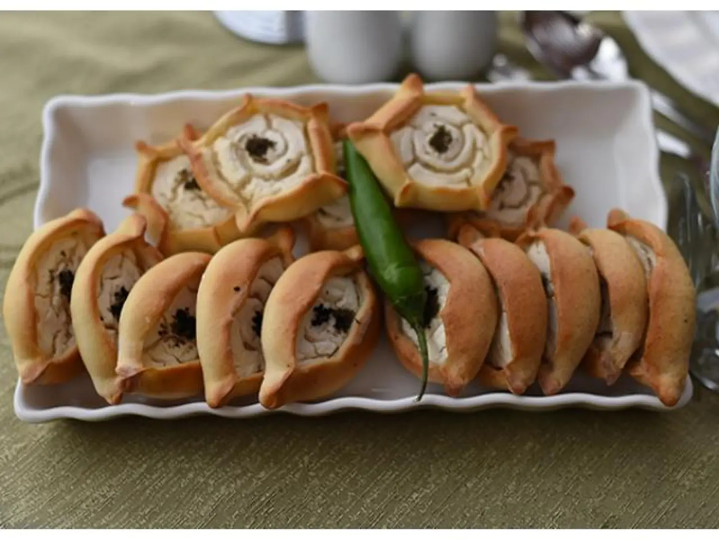 معجنات لبنة 8 حبة