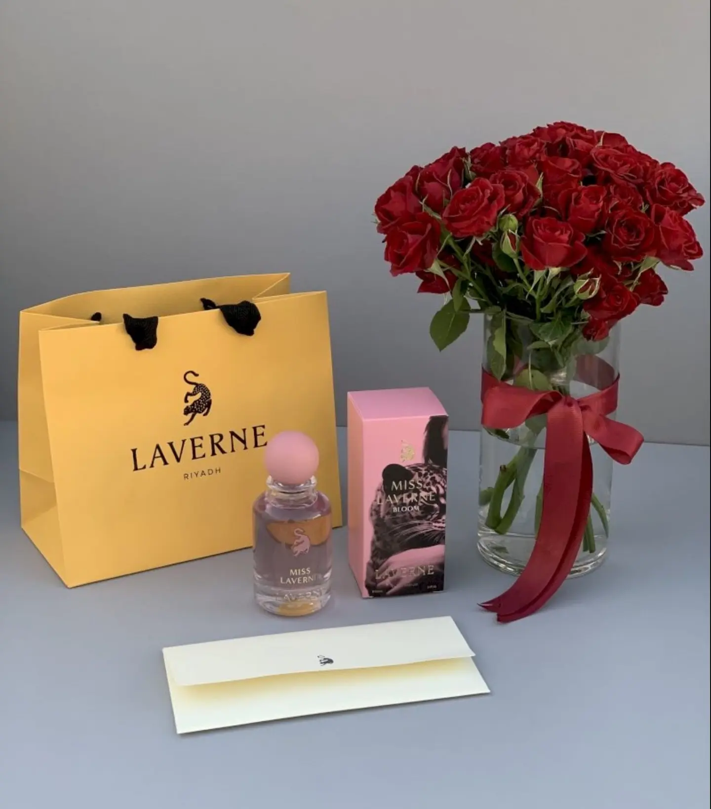 Miss Laverne Women's Eau De Parfum With Rose Vase