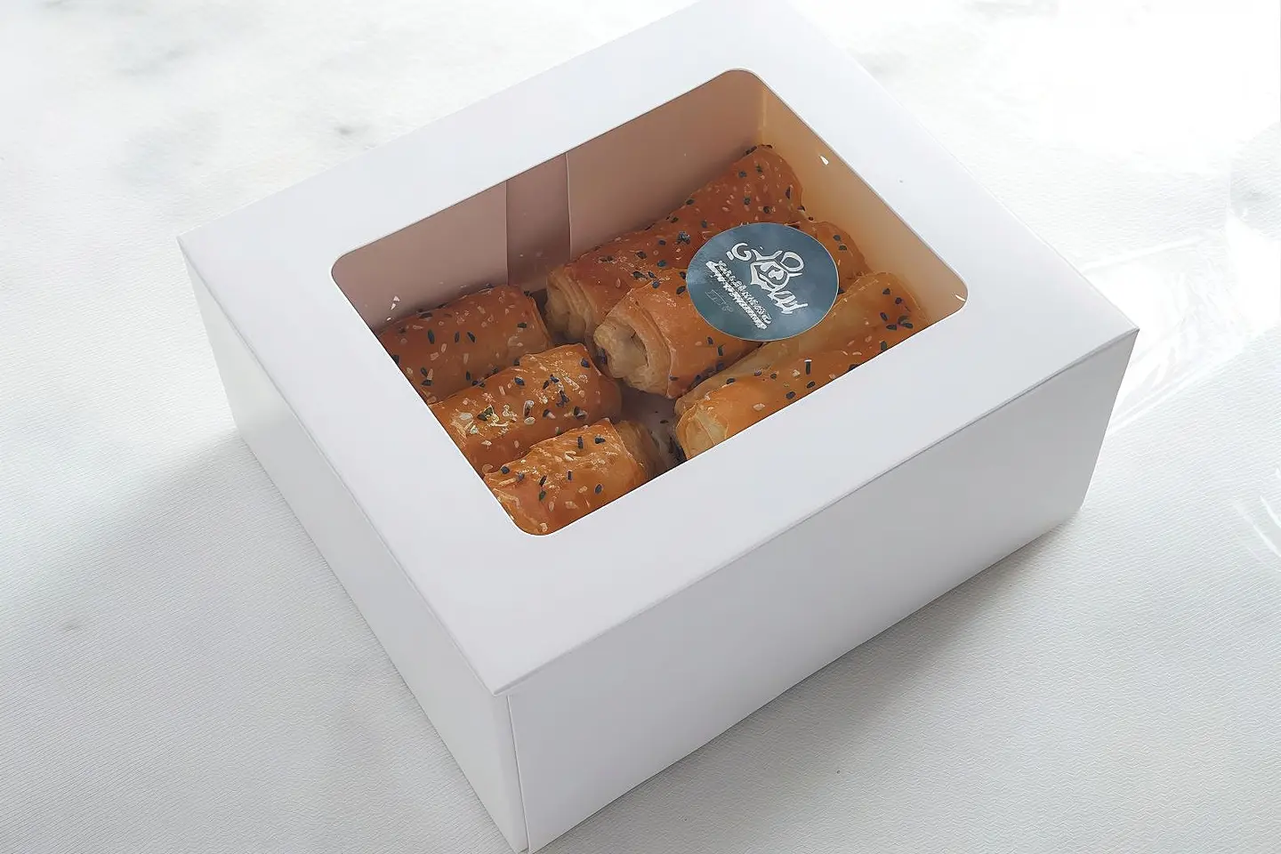 Cheese Puff Box With Zattar And Feta 6 Pcs