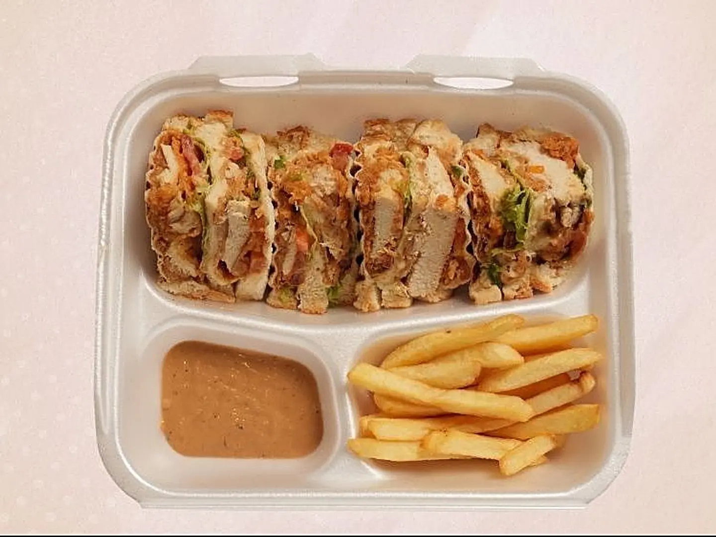 كلوب ساندوتش دجاج كلاسيك