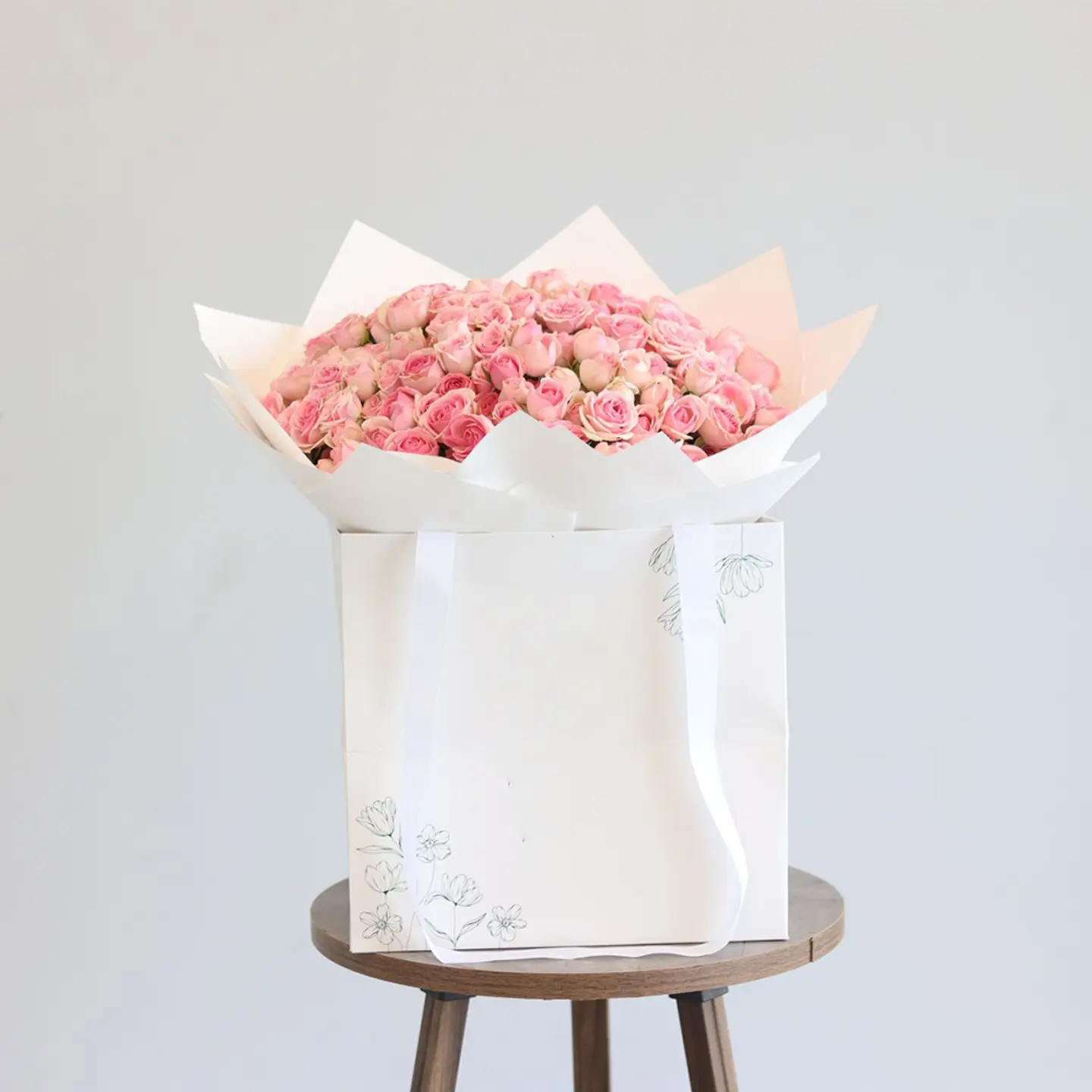 Pink Rose Throne Bouquet